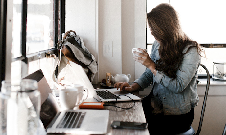 Em Gái Văn Phòng Women Who Really Put You In The Office